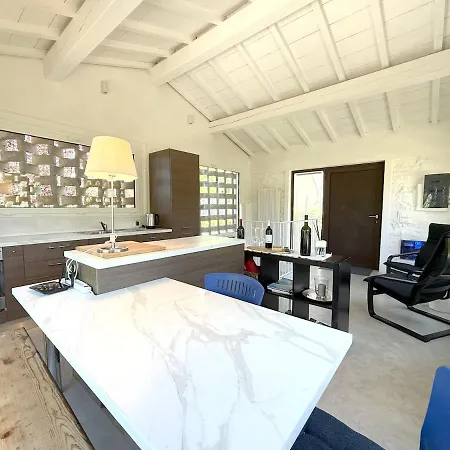 펜션 The Relax Barn 산카시아노인발디파사